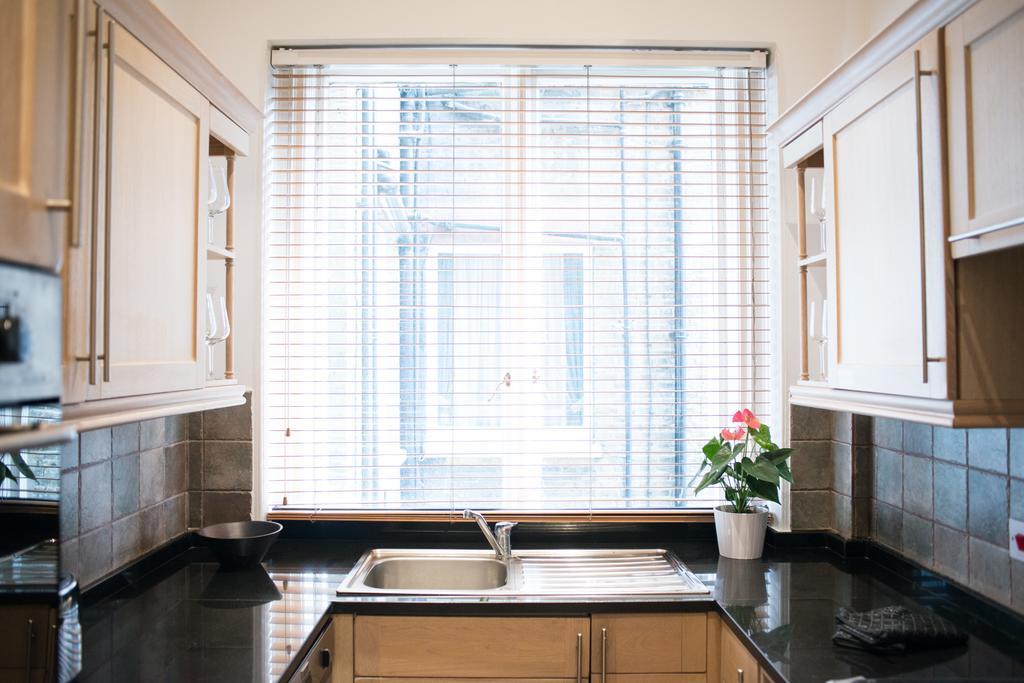 Luxton Apartments - Knightsbridge Лондон Екстер'єр фото