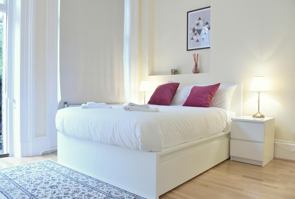 Luxton Apartments - Knightsbridge Лондон Екстер'єр фото